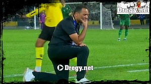 1.1M views · 3.8K reactions | اللقطة التي تسببت في ظهور انباء وفاة مؤمن سليمان مدرب الشرطة بسكتة قلبية بعد الخسارة امام اربيل في الدوري العراقي ... المدرب المصري ظهر عليه الغضب و التعب الشديد خلال المباراة بسبب اداء لاعبيه قبل ان ينفي شائعة وفاته بعد المباراة | dregy.net دكتور ايجي | Facebook