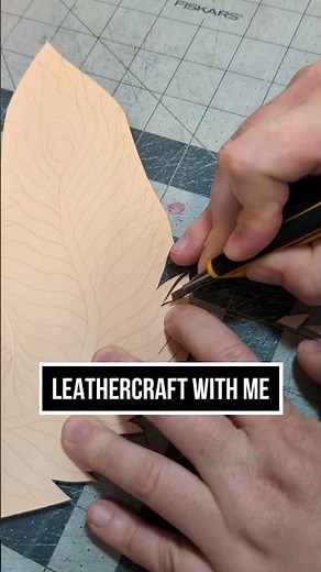 Making a peacock feather leather mask 🦚