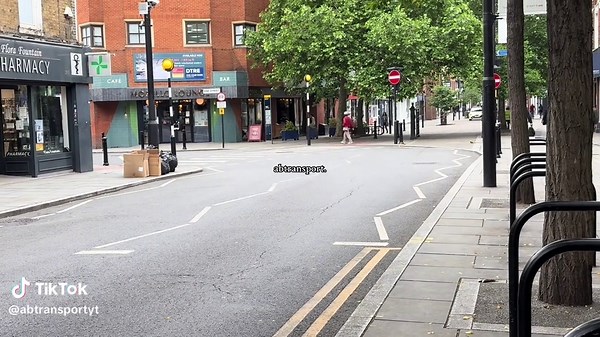 Loud Enviro 400 Bus on Route U4 in London