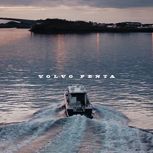 Achieve increased control and peace of mind on the water – thanks to our Dynamic Positioning System. By simply pressing a button on the Joystick Control, your boat’s position and heading is automatically kept within a precisely limited area – in spite of wind and current. Making it easier for you to seek out new adventures at sea. Read more here: https://www.volvopenta.com/marine/accessories/dps/ #volvopenta #lifeatsea | Volvo Penta at Sea