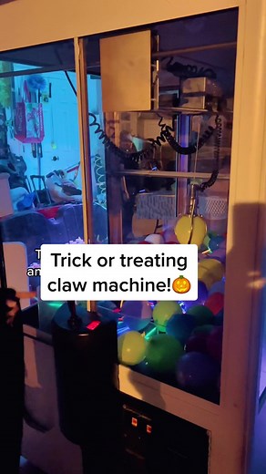 Trick or Treating Claw Machine Fun 🎃