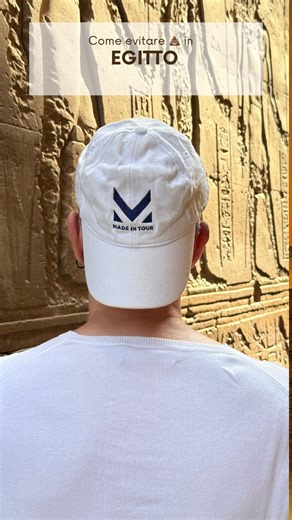 🅼🅰🅳🅴 🅸🅽 🆃🅾🆄🆁 on Instagram: "Hai mai avuto la 💩 in Egitto?🇪🇬 4 regole facili per evitarla 👇 1️⃣ Bevi solo acqua in bottiglia 💧 2️⃣ Lava i denti sempre con acqua in bottiglia 🪥 3️⃣ Evita verdure e cibi crudi 🥗 4️⃣ Igienizza spesso le mani 🧴 Viaggia sereno e goditi l’Egitto ✨ 📩 Invia questo REEL a chi sta per partire per l’Egitto! #Egitto #ViaggiareSicuri #ConsigliDiViaggio #TravelTips #VacanzaSerena Viaggi TravelReel ReelViaggi TravelItalia"