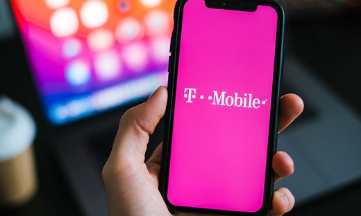 T-Mobile Partners with Capital One to Introduce Banking Services: Launches Its First Credit Card This title accurately conveys the introduction of banking services by T-Mobile in partnership with Capital One, highlighting the launch of T-Mobile's first c – Archyde