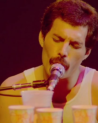 'Somebody To Love' 💕 live at Montreal, 1981 Queen's 'Somebody To Love', written by Freddie, was released 46 years ago today.❤ “Somebody To Love” is Aretha Franklin-influenced. Freddie’s very much into that. We tried to keep the track in a loose, gospel-type feel. I think it’s the loosest track we’ve ever done.
