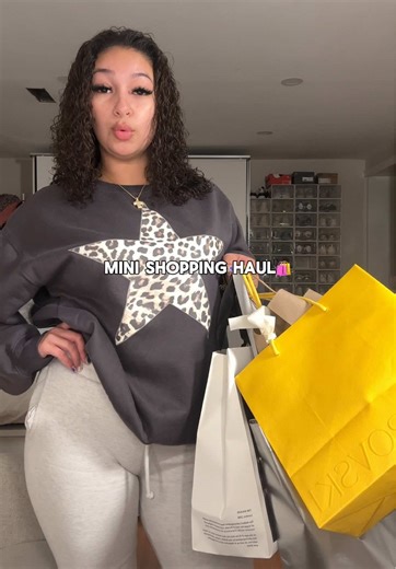 I’m too excited to workout now bc I get to wear my new SETS😂😍 and my new bracelet my moms A GOAT I love her so much🥹 @Swarovski @Pandora @sephoracanada @Hourglass Cosmetics @Huda Beauty @lanegiecanada @Aritzia @aerie @ATHLETA @ZARA #shoppinghaul #minishoppinghaul