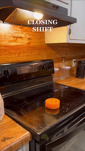 Waking up to a clean house > #cleantok #clean #cleantok #nightroutine #cleanup #cleaningtiktok #scrubdaddy #closingshift #closingtime #momsoftiktok #momlife