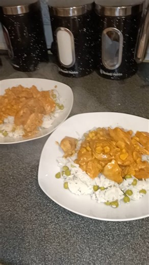 wifeyslifestyle30 on Instagram: "Hello Fresh 🍽️ AD | Mealtimes that are made to be simple. HelloFresh is so much more than a recipe box! HelloFresh provides all the ingredients and inspiration for stress-free cooking and meal planning, making it easy to serve meals that you and your loved ones will enjoy. Use my code WIFEYSHF50 New May offer: 50% off the first box, 20% off for 2 months, plus free desserts for life https://www.filify.co/SH7sR How it works Choose your recipes. Pre-measured ingred