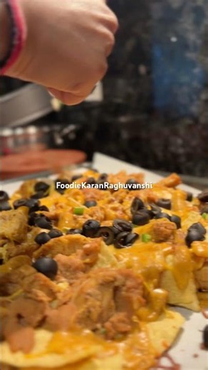 Homemade chicken loaded nachos #nachos #loadednachos #foodie #mexicanfood #food #pasta #cooking