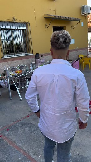 Llego el momento menos inesperado para mi niña, el momento con el cual había soñado muchas veces, pensado una y otra vez, hasta que llegó la ocasión perfecta ❤️ Como dice la canción prometo no faltarte, ni fallarte ni irme de tu lado, a boca llena y en mayúsculas digo QUE ERES LA MUJER DE MI VIDA Y ERES ÚNICA, que te quiero junto a mi toda una vida, luchar por nuestros sueños, por nuestras metas, todo pero juntos, y que claramente espero que te vaya gustando princesa. No lo he tenido más claro e