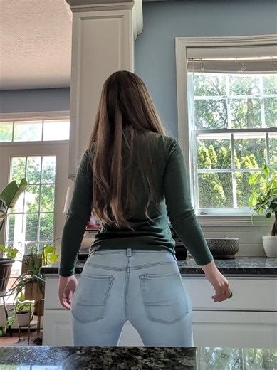Replying to @velxzl_ just know these jeans are tight asf lol | girl in jeans