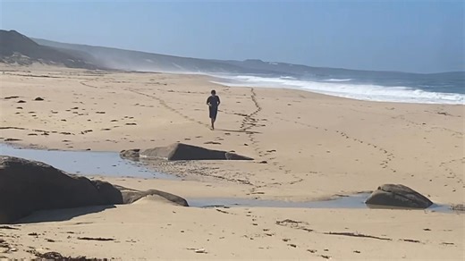 Boxing can be a lonely sport. Only those who put in the hard work succeed. archiegreen_01 putting some km’s in the tank. | Danny Green