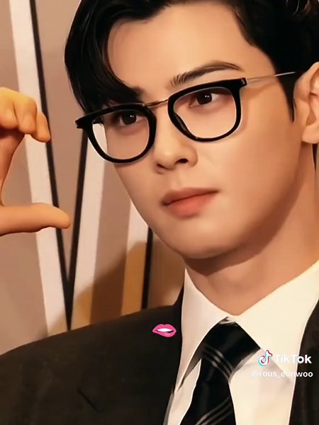 Exploring the Charisma of 차은우 (Cha Eun-Woo)