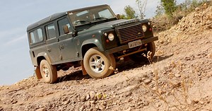 Conheça a história do Land Rover Defender