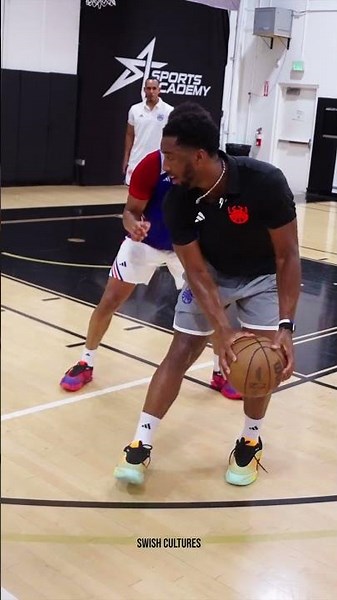 Donovan Mitchell vs high school prospects at his Spida camp 😂🔥