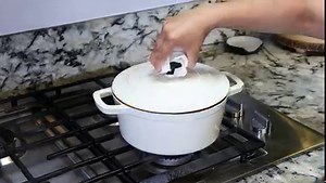 Today I will be showing you how I make Mexican style sopa de conchas con queso 😋 I hope you enjoy this recipe. Please comment down below what recipe you will like to see next. SOPITA DE CONCHAS WITH CHEESE INGREDIENTS: ► 1 bag of sopa de conchas (shells) ► 2 Roma Tomatoes ► 1/4 of white onion ► 2 garlic cloves ► 1/2 of a jalapeño ► 1/2 of a can of El Pato tomato sauce ► 1 tbsp chicken bouillon ► 1 tbsp tomato bouillon ► Bunch of cilantro ► Queso fresco (about 8oz) ► Pepper to taste ♡ MORE KARI: