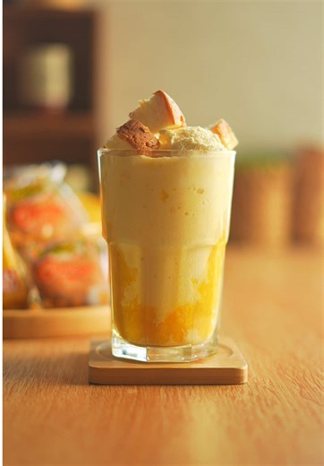 Mango Cheesecake Milkshake Float Recipe