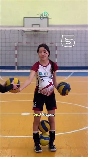 أمسكت الفتاة 10 كرات في نفس الوقت 😮 #shorts