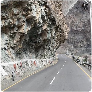 600K views · 17K reactions | എപ്പോളും കല്ലുവീഴുന്ന മലകൾക്കിടയിലുള്ള റോഡ് ❤️ | EP - 122 | Himalayan Family Trail | Caravan Family Road Trip | #jelajaratheesh #puthettutransports #puthettutravelvlog #caravan #caravanlife #Travel #kerala #ladakh #Kashmir #jammu #roadtrip #family #familytravel #JammuAndKashmir #pahalgam #gulmarg #dras #ladakh #kargil #fotula | Puthettu Travel Vlog | Facebook