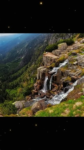 Tvorba a propagace promo videa on Instagram: "💧 Pančavský vodopád – nejvyšší vodopád v Česku! 🌲💦 Tahle horská krása v srdci Krkonoš padá z výšky přes 140 metrů a nabízí dechberoucí výhledy na Labský důl i okolní vrcholky. 🏞️✨ #krkonoše #pančavskývodopád #česko #příroda #hory #výlet #pančavskývodopád #krkonoše #česko #czechnature #vodopád #příroda #hory #turistika #výlet #cestování #czmountains #naturelovers #instaczech #objevujcesko #krkonose #fatbikeclub #fatbike #fatbikefun"