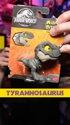 Tyrannosaurus Rex vs Spinosaurus Toy Fight