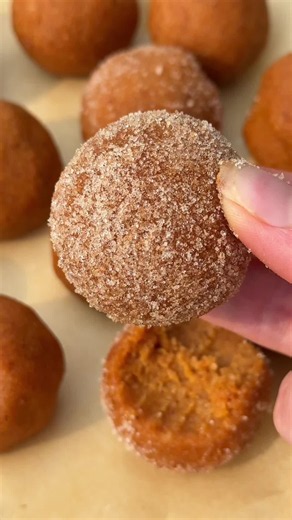 Easy Pumpkin Spice Protein Balls Recipe for Fall
