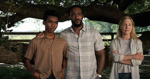 ‘We Have a Ghost’: Meet the Cast