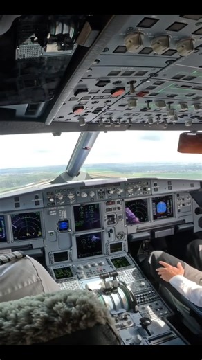 29 reactions | Takeoff in the A321 Neo  #apilotslifeforme #apilotslifeformeuk #cockpit #pilotview #cockpitview #aviationlovers #aviation #pilot #flight #flying #aviationlovers #cockpit #flightdeck #flightdeckview #a321 #a321lovers #pilotlife #pilotview This video contains music from Shutterstock, licensed by Splice video editing app. | A Pilot’s Life For Me | Facebook