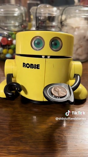 Robie the Banker Robot: A Nostalgic 1980s Icon