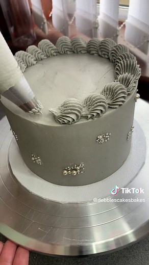 It's that time of the week! Let's take a pause in our busy day, to sit back, relax and watch. I know I sure can do with the rest today. Enjoy! #relaxingvideo #cakestuff #debbiebakes #learncake #cake #caketok #cakevideos #watchme #relaxtok #letsrelax #homebaker #cakedecorating #cakeoftheday #learnfromme #cakeborder #greycake