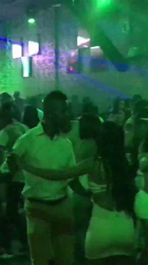 Rumba Caliente - Latin Sound Machine 🔥 Salsa en vivo en La Clave Night Club