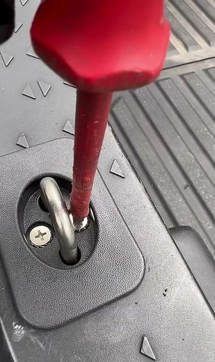 How installed Truck Bed Tie Down For Hyundai Santa Cruz ￼