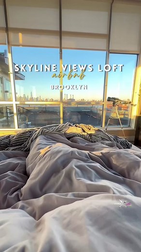 Skyline views Full Amenities= Perfect Stay 🌉✨😮‍💨 Back at it again with 📍Newyorkcitycation has the best bnbs with incredible views! This Airbnb loft is located in Greenpoint, BK and is very homey which makes it the perfect stay! Whether you are visiting NYC or in needed of a staycation this is definitely a great safe, secure stay. Overall this stay gets a SR Rating: A-. I really enjoyed my stay it has full amenities, full bath, cozy kitchen area and more. There is no parking lot but lots of p