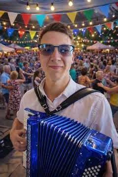 🔥 L’Accordéon qui Met le Feu au Village 🔥 #accordionfestival #fetedelamusique #accordeon #dance
