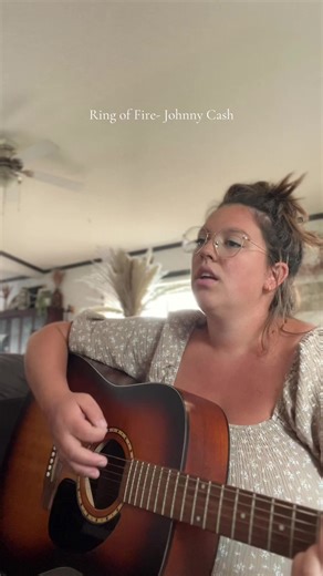 I didn’t have a video to post so here is one from the drafts 😋😋 #singing #sing #cover #coversong #johnnycash