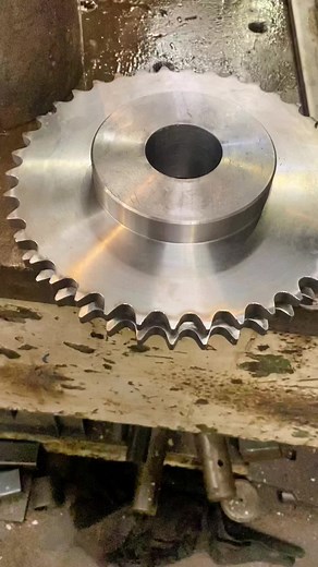 Cutting a 10mm Keyway with a Broach: Fitting and Machining Process
