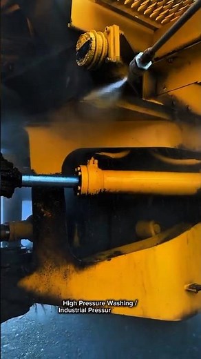 Powerful Industrial Pressure Washing | Cleaning Heavy Equipment Hydraulic Parts