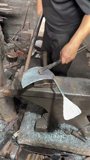 “Satisfying Knife Making 🔥 Hand Forging Steel”