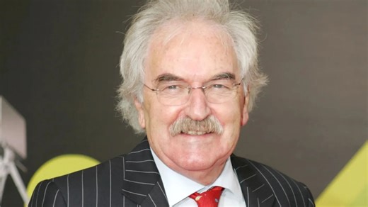 Ex-MOTD host Des Lynam says female pundits unqualified to cover men's matches
