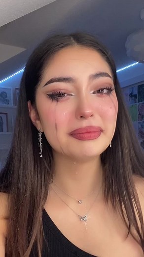 Schmink-Tutorial: Tränen schminken für TikTok Videos