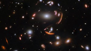 « Lentille gravitationnelle » : le télescope James Webb dévoile une nouvelle image inédite (photo)
