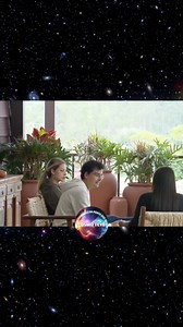 🗞 Climão na Sede! Carol expõe Saory enquanto ela… canta?! Durante uma discussão, Saory simplesmente começou a cantar no meio da briga, enquanto Carol fazia um verdadeiro exposé ao vivo, listando tudo o que sabia dela: 🔥 Carol detonou: "Ela quer vir pra cá, não quer se expor, quer fingir uma pose que não tem! Falou que quebraria a cara da Ray lá fora, meteu a língua no Matheus, falou que a Duda é vulgar e agora anda com a Duda! Você fala mal das pessoas e depois tá lá lambendo!" Mesmo sendo ata