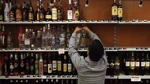 Good news for liquor lovers! Startup launches 10-min liquor delivery service in THIS city - Details here