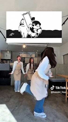バ先の女子4人が踊る桃太郎アニメ動画