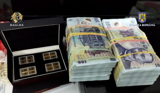 VIDEO: Percheziţii la români care foloseau platforma pentru hackeri „Genesis Market”. Au fost găsite 9 kg lingouri de aur