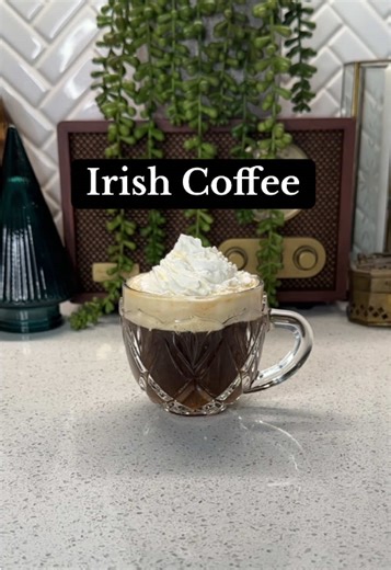 Irish Coffee Joe Sheridan was credited with the invention of this drink in the 1940’s. Recipe: 1 1/2 oz Irish whiskey 1 tsp brown sugar 5-6 oz strong hot coffee Whipped cream or heavy cream #cocktails #downtondrinks #hotdrinks