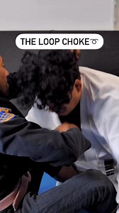 💣 The Collar Drag Choke & The Loop Choke — Same Idea, Different Concept 🔥 Both use momentum, timing, and that perfect snap on the neck — but the finish tells two stories. 🥋💀 ✅ Collar Drag Choke: pull the collar, drop your weight, and let gravity choke them. ✅ Loop Choke: wrap the neck mid-motion — fast, sharp, and sneaky. Same principle: use their movement to seal the deal. 💪 #BJJ #BrazilianJiuJitsu #GFTeam #OSS #LoopChoke #CollarDrag #Submission #GiJiuJitsu #BJJLife #JiuJitsuFlow #TrainWit