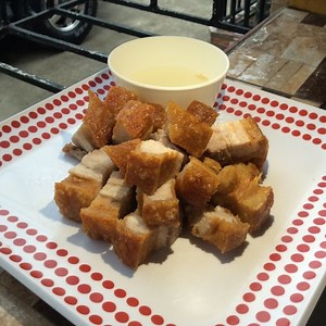 1.4M views · 2.2K shares | Super Easy Lechon Kawali | Pinoy Budget Recipes | Facebook