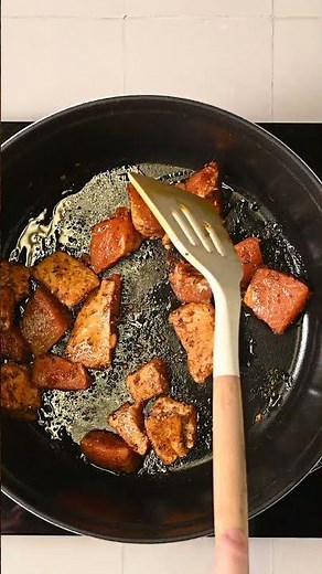 20-Minute Salmon Mac and Cheese recipe