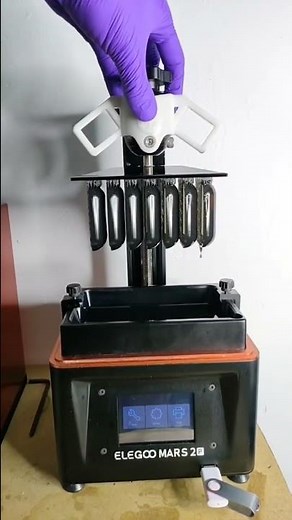 Imprimiendo en 3D con resina Elegoo Mars 2 Pro #3dprinting #impresion3d #3dprinter