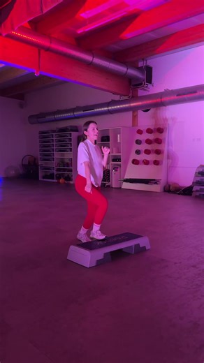#stepaerobics #workout #moodbooster #fitnesstok #cardio